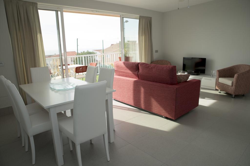 La Mojonera Apartment *